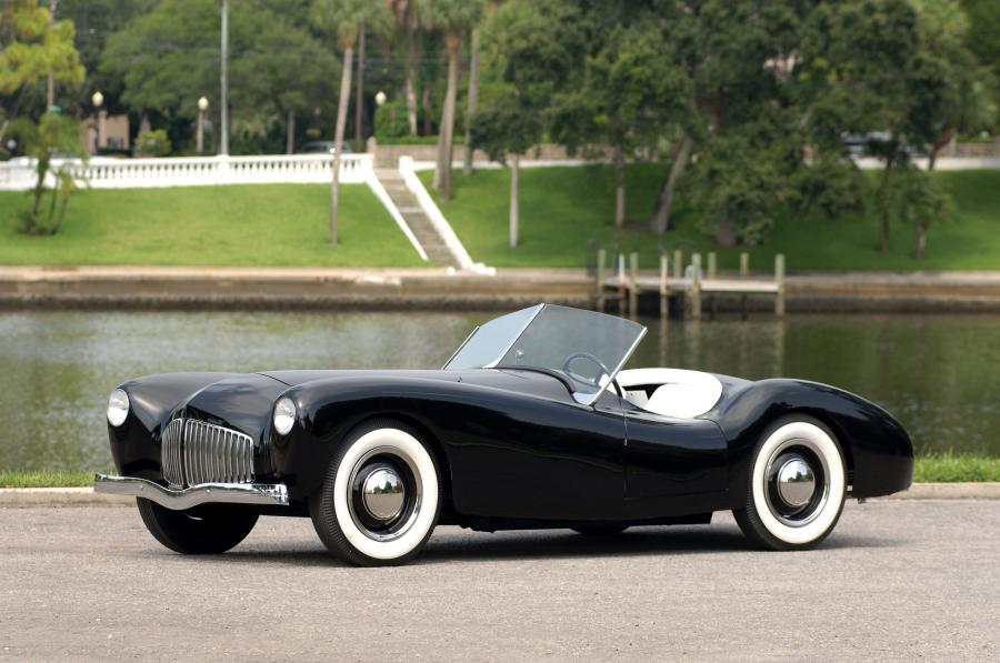  Ford Glasspar Custom Roadster 1951 года  (фото 1 из 4)